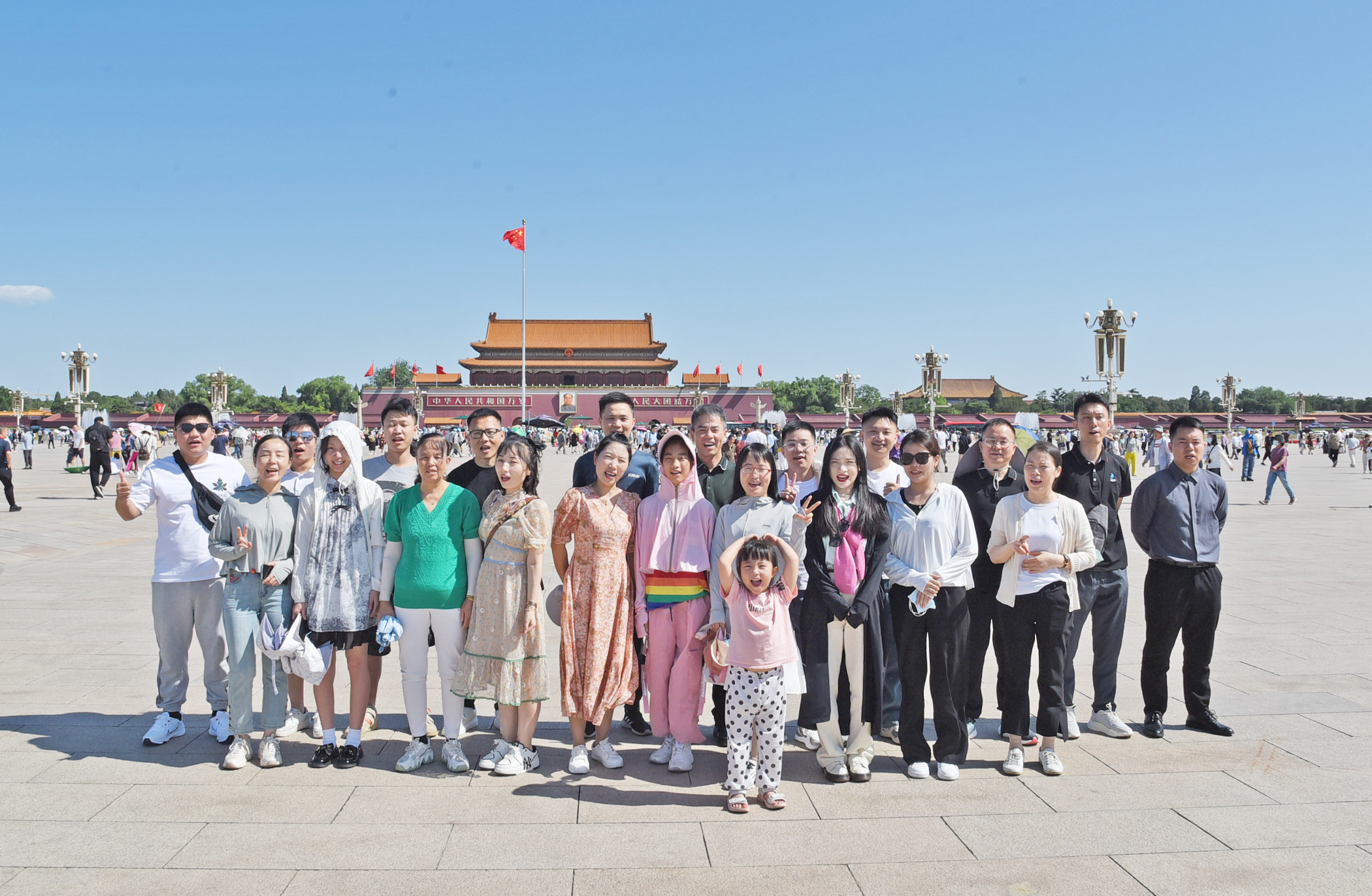 春暖花開游故宮,風和日麗登長城!