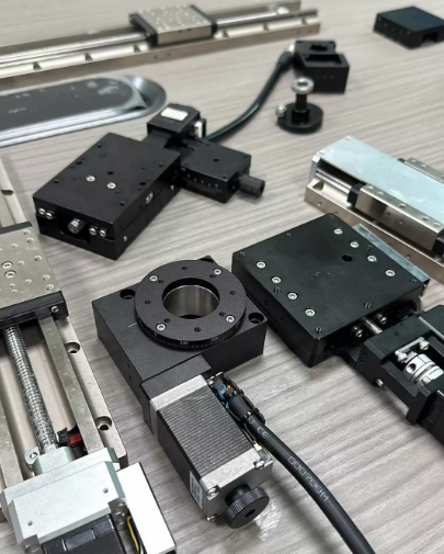 滑臺(tái)對(duì)位平臺(tái)產(chǎn)品性能方案展開(kāi)深度技術(shù)交流